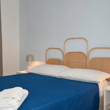 Apartamento 3 Bedroom Gorgeous In *