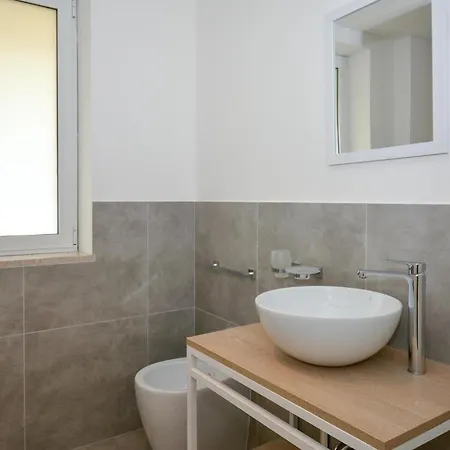 3 Bedroom Gorgeous In Apartment