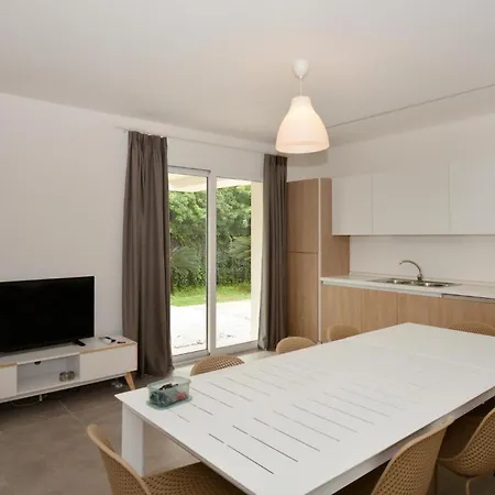 3 Bedroom Gorgeous In Apartment Marina di Modica