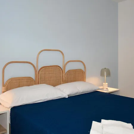 Apartment 3 Bedroom Gorgeous In